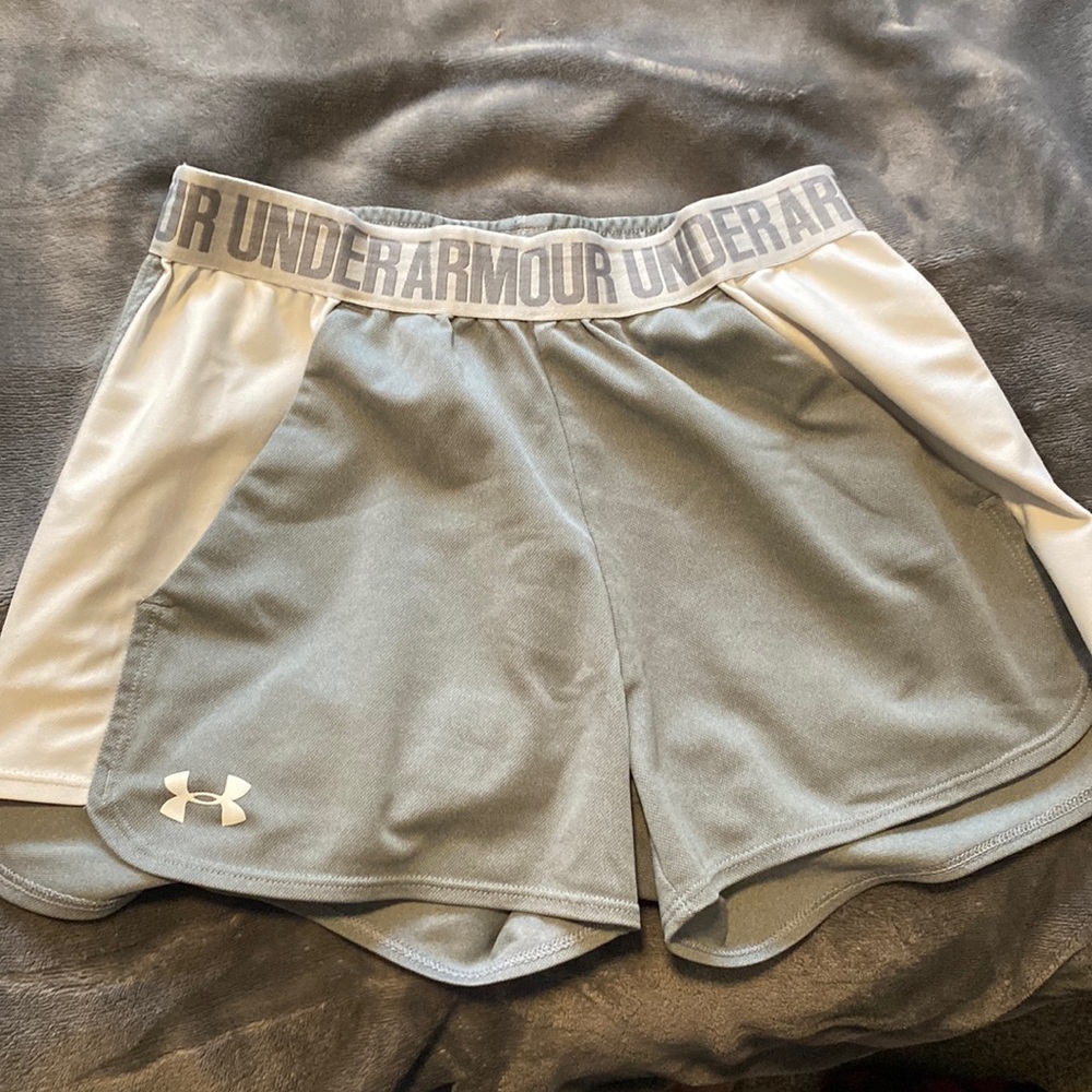 Underarmour size extra small light gray athletic shorts